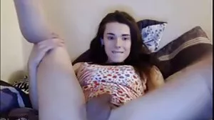 Cumshot කෙලින්ම ඇගේ ඇසට