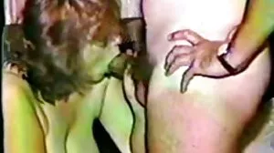 Hot Chicks ඇතුලේ පිඹින කිසිදා අවසන් නොවන Oozing Creampies