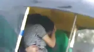 ටෙනිස් පිටියේ ලෙස්බියන් ටිටී ෆොන්ඩ්ලිං
