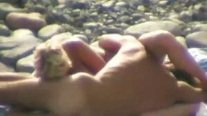 Big Tits Blonde MILF Babe ඇගේ සැමියාට කෙලවා බල්ලන්ගේ විලාසය ලබා ගනී