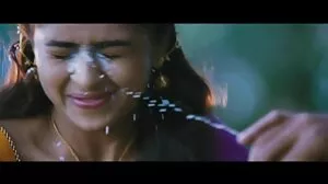 අඩි උස සපත්තු පැළඳ සිටින ප්‍රීතිමත් Brunette නමස්කාර කරනු ලැබේ!