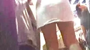 විස්මිත පැටවෙකු සමඟ සම්බාහනය අවුස්සන්න