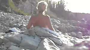 Athena Faris w දැවැන්ත Schlong මත Slip 'n Sliding