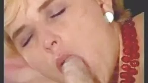 Slutty Squirter Ivy Blowbanged